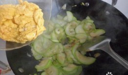 小男孩吃蒸角瓜视频大全,萌态十足引网友热议