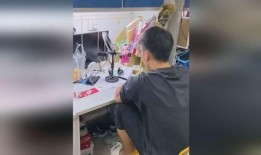 女的去男的宿舍吃瓜视频,揭秘女大学生宿舍吃瓜视频背后的故事